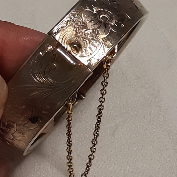 Vintage Chunky Flower Designs Silver Tone Bracelet 8.1/8" Circle Length - Picture 14 of 16